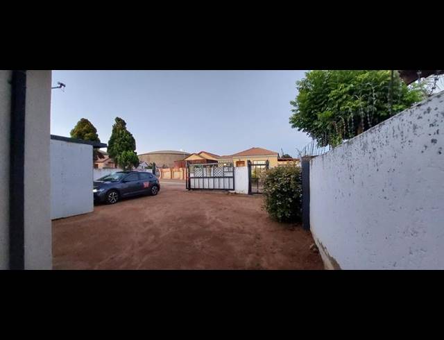 3 BEDROOM HOUSE FOR SALE IN SOSHANGUVE VV